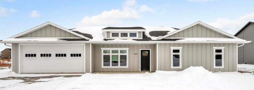 1960 35th Street, Spirit Lake, IA 51360 Main Photo