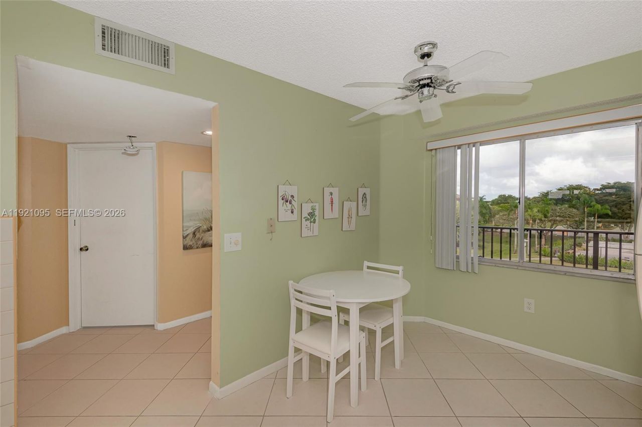 950 SW 138th Ave, Unit 409B, Pembroke Pines, FL 33027 Photo