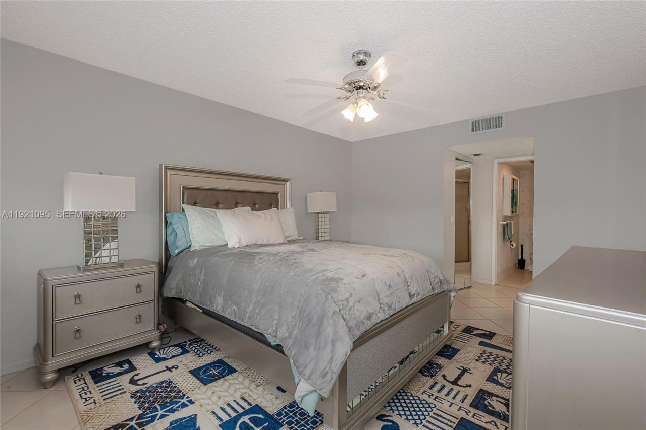 950 SW 138th Ave, Unit 409B, Pembroke Pines, FL 33027 Photo