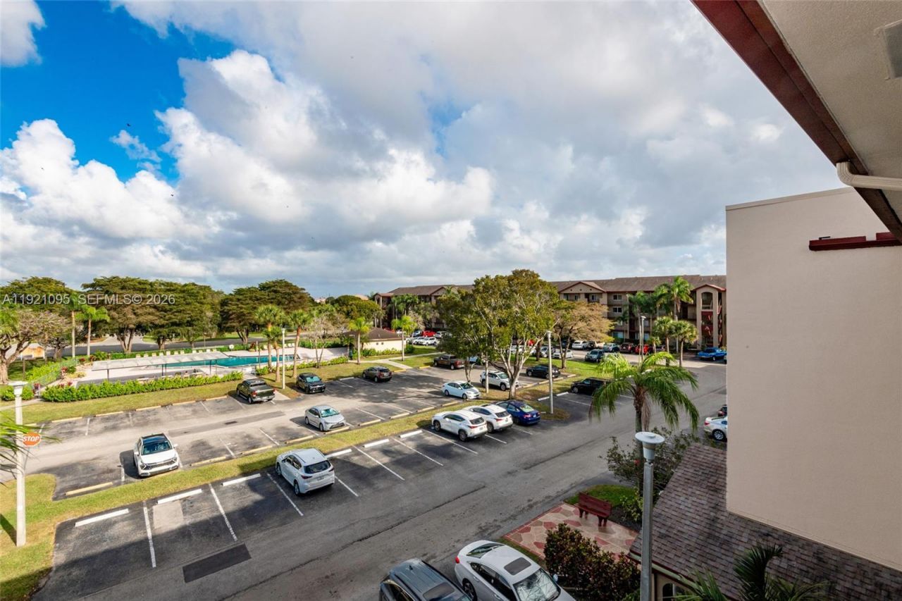 950 SW 138th Ave, Unit 409B, Pembroke Pines, FL 33027 Photo