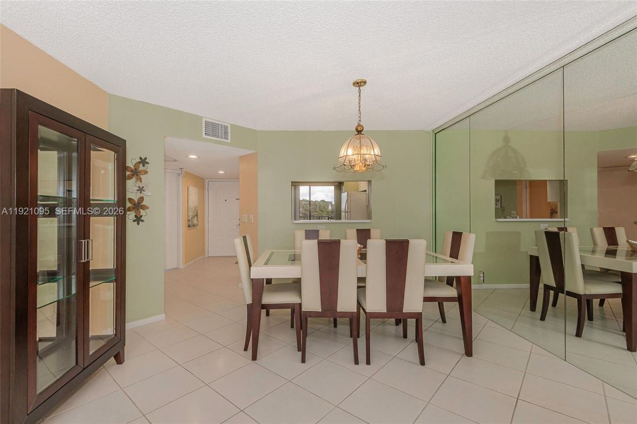 950 SW 138th Ave, Unit 409B, Pembroke Pines, FL 33027 Photo