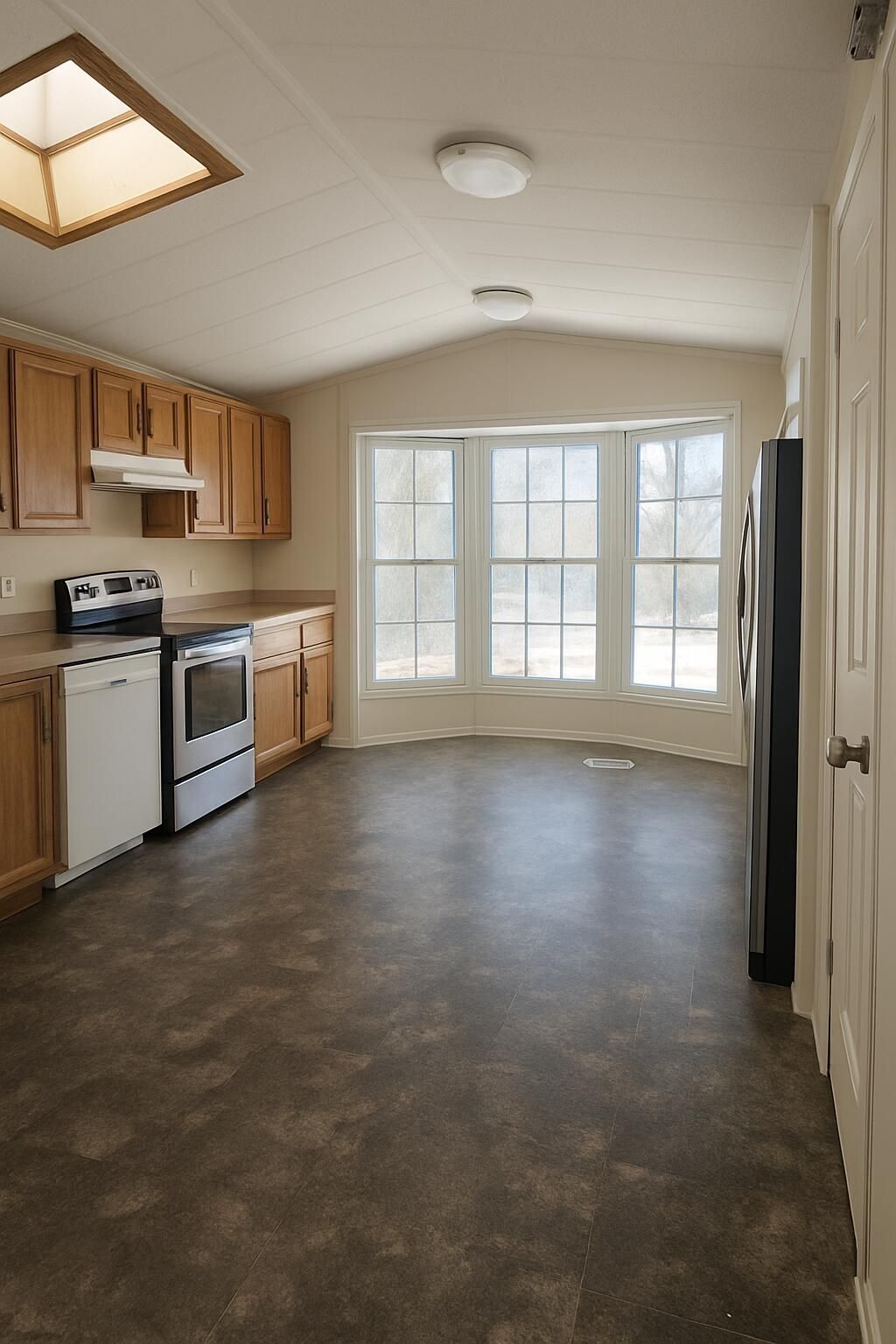 143 Cheryl Lane, Oxford, ME 04270 Main Photo