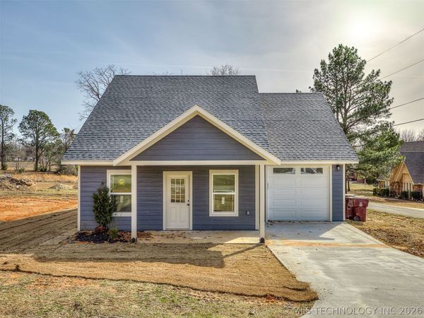 1879 Rockford Drive, Eufaula, OK 74432