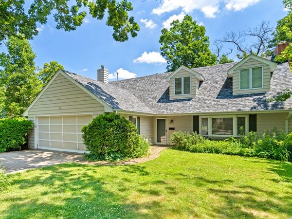 321 Newman Court, Lake Bluff, IL 60044