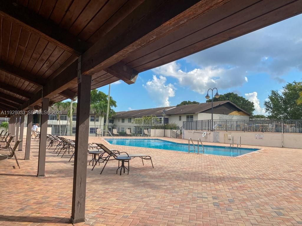 370 E Laurel Dr, Unit 3 E, Margate, FL 33063 Photo
