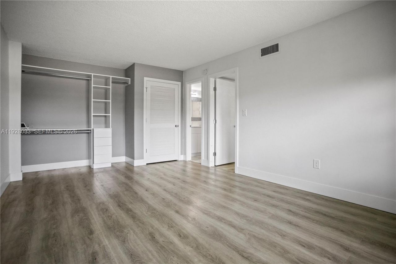 370 E Laurel Dr, Unit 3 E, Margate, FL 33063 Photo