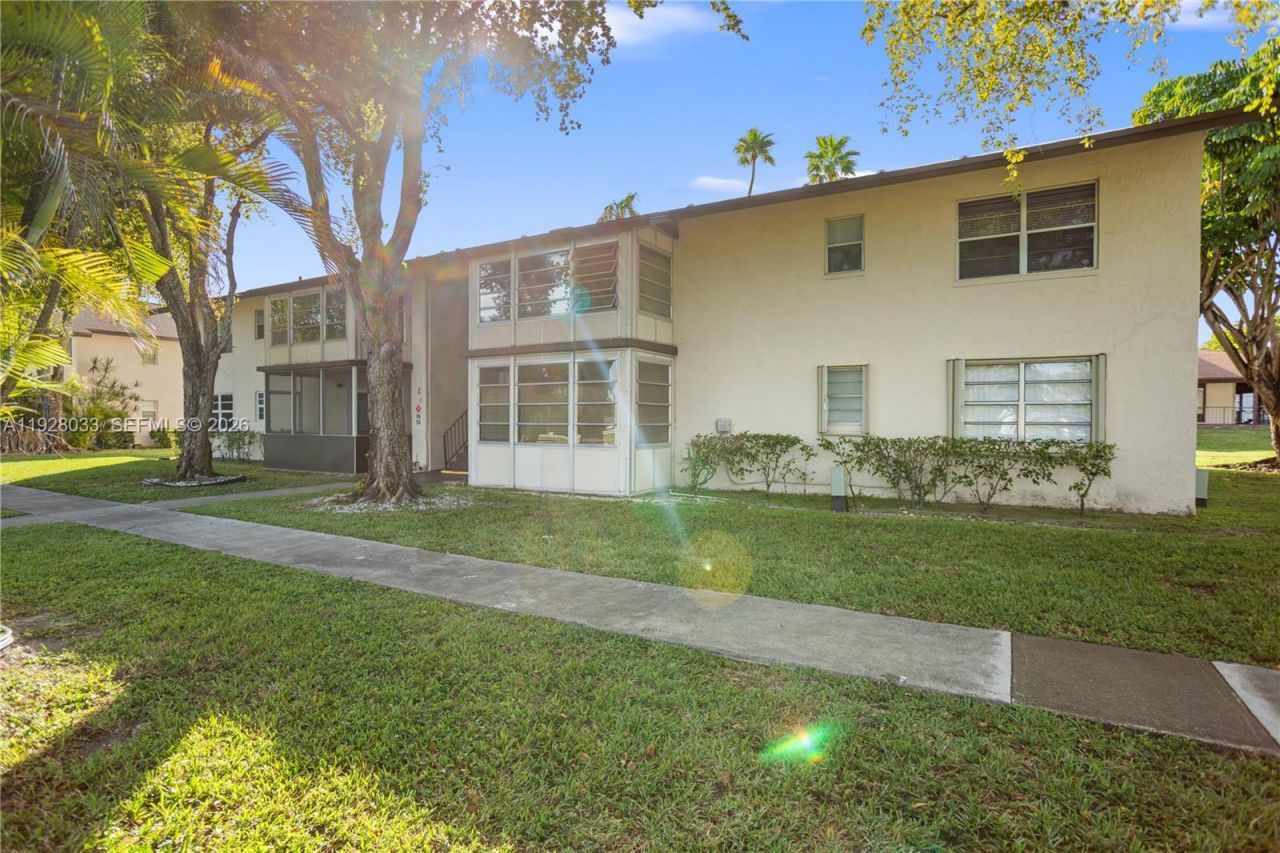 370 E Laurel Dr, Unit 3 E, Margate, FL 33063 Photo