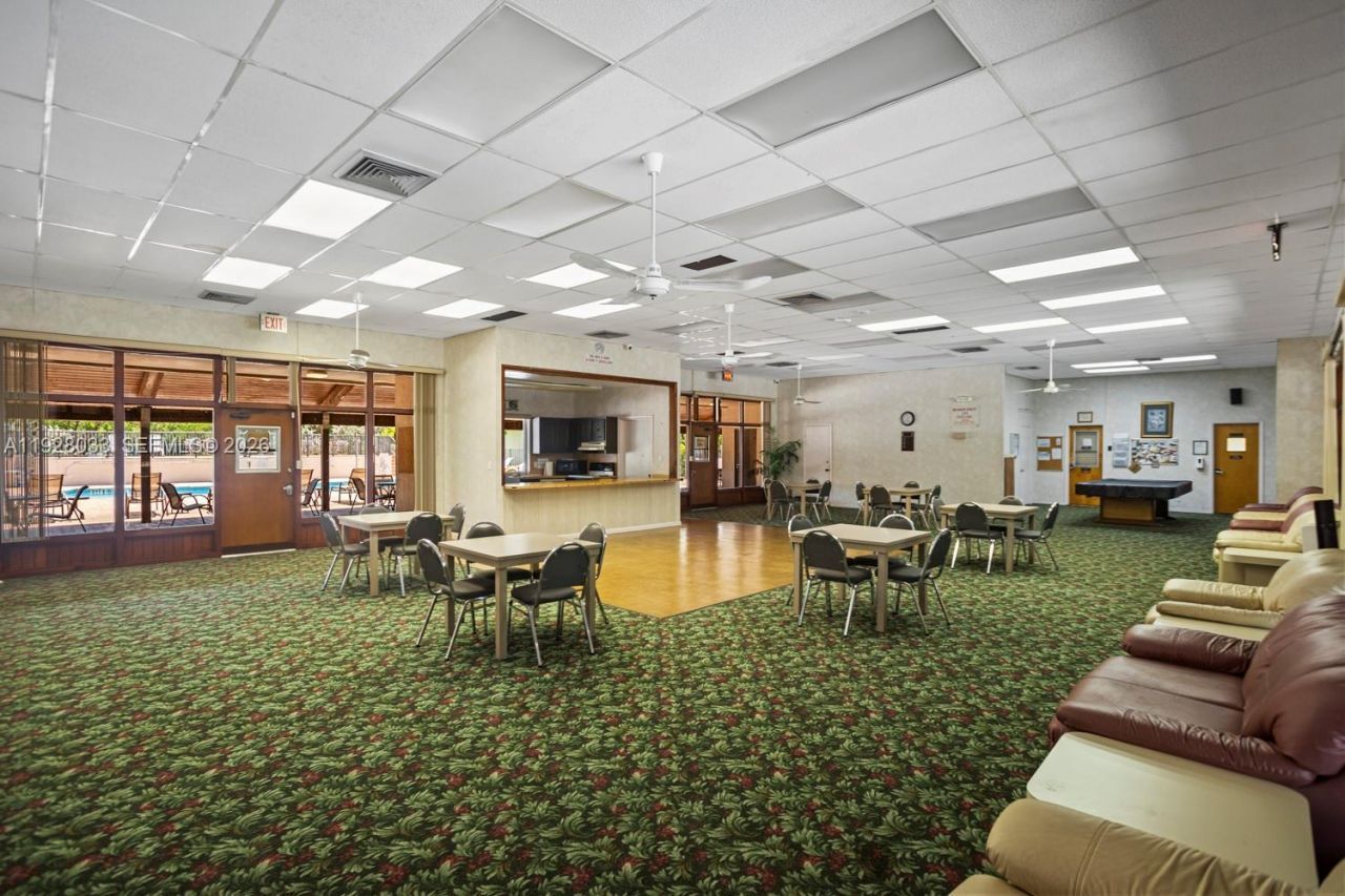 370 E Laurel Dr, Unit 3 E, Margate, FL 33063 Photo