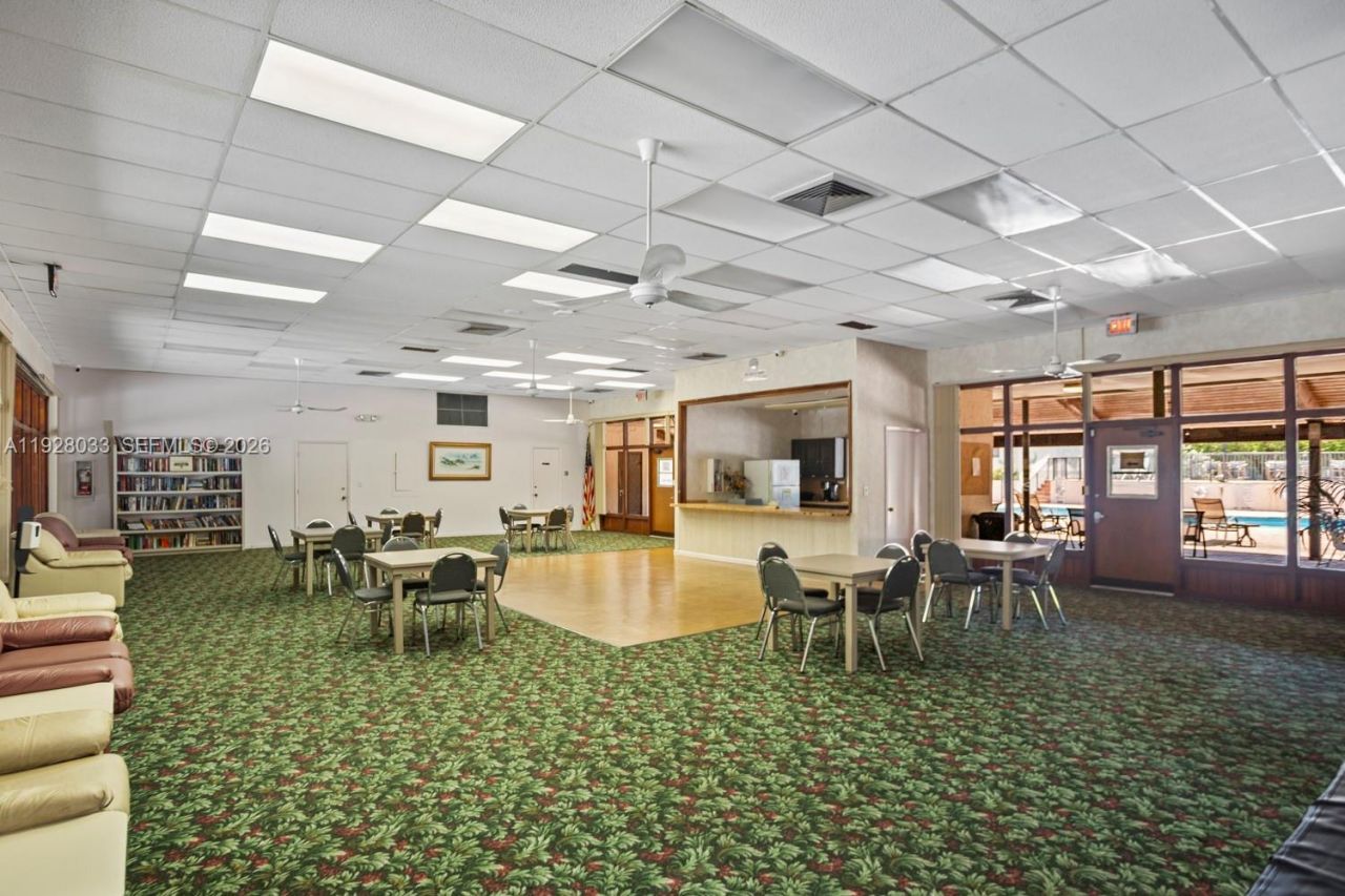 370 E Laurel Dr, Unit 3 E, Margate, FL 33063 Photo