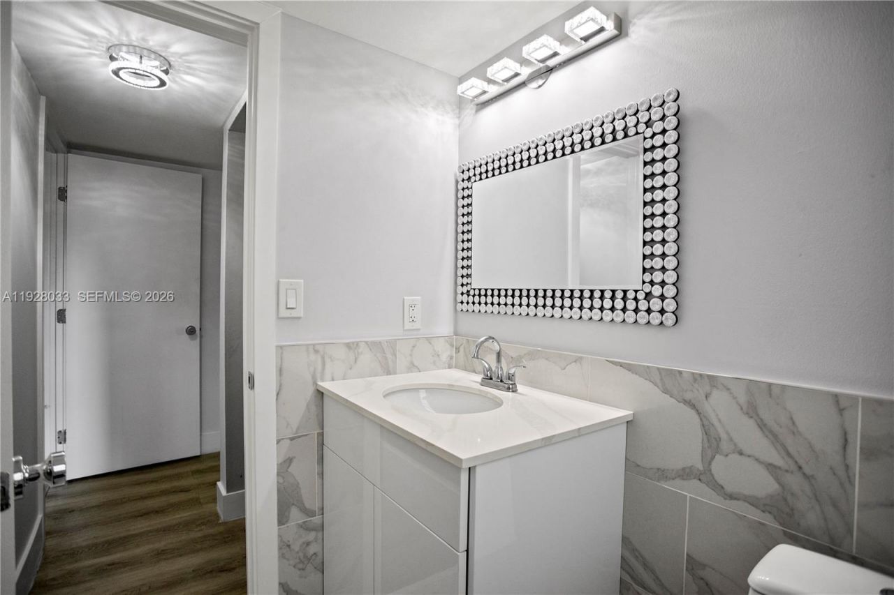 370 E Laurel Dr, Unit 3 E, Margate, FL 33063 Photo