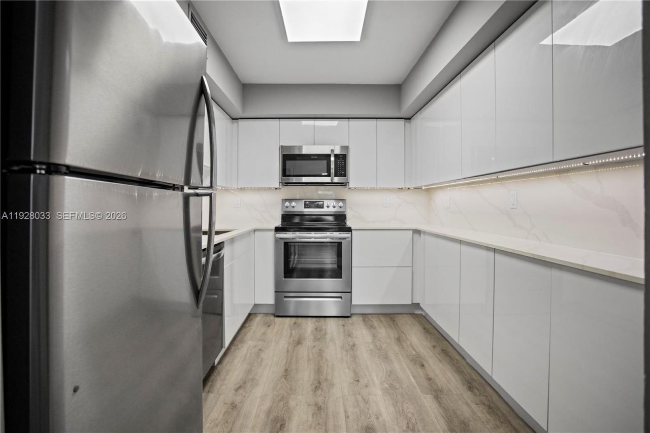 370 E Laurel Dr, Unit 3 E, Margate, FL 33063 Photo