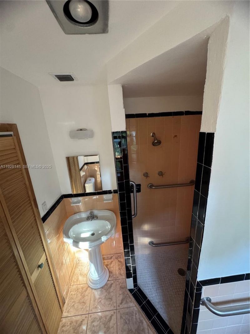 3021 SW 2nd Ave, Miami, FL 33129 Photo