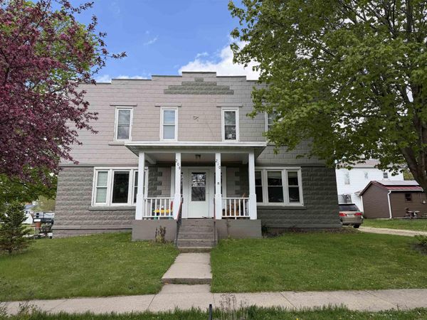 210 Park Avenue, Strawberry Point, IA 52076