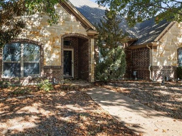 100 Castle Pines Drive, Willow Park, TX 76008