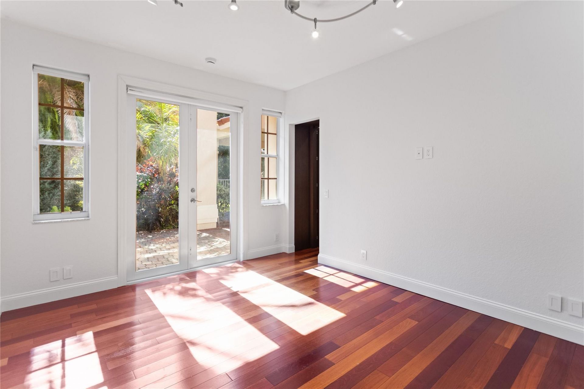 1585 Victoria Isle Way, Weston, FL 33327 Photo