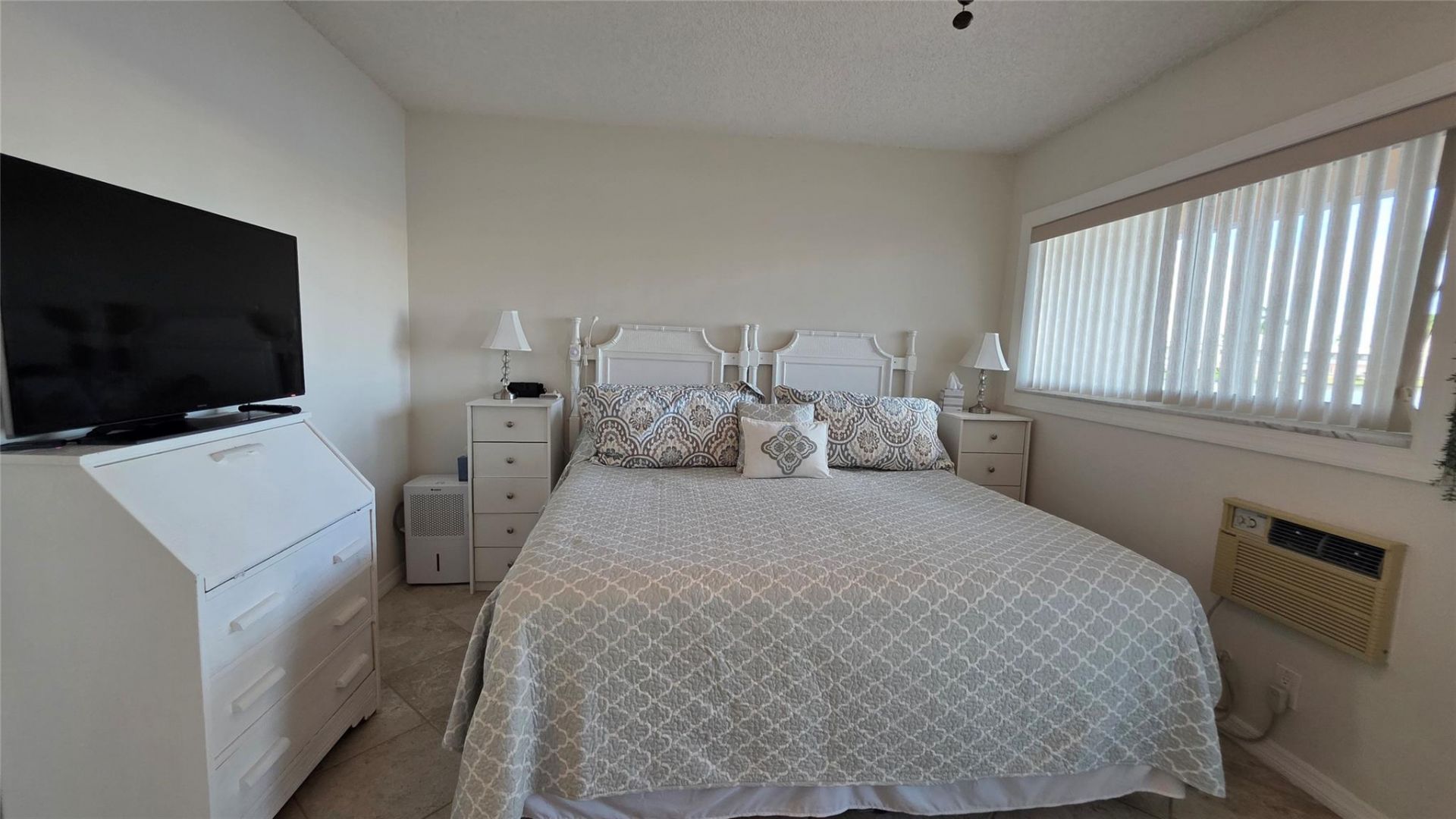 1030 SW 11th Street, Unit 5m, Hallandale Beach, FL 33009 Photo