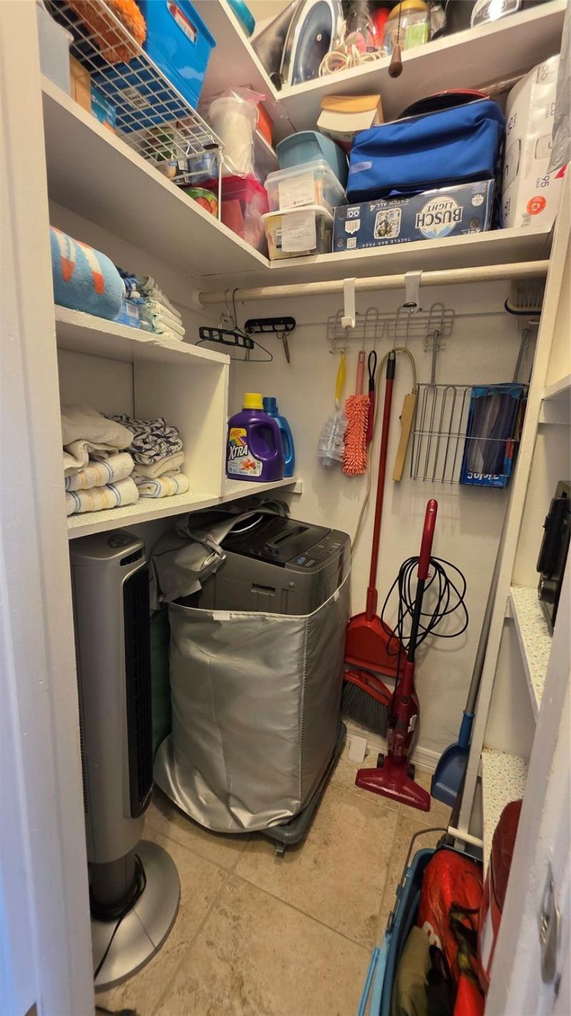 1030 SW 11th Street, Unit 5m, Hallandale Beach, FL 33009 Photo