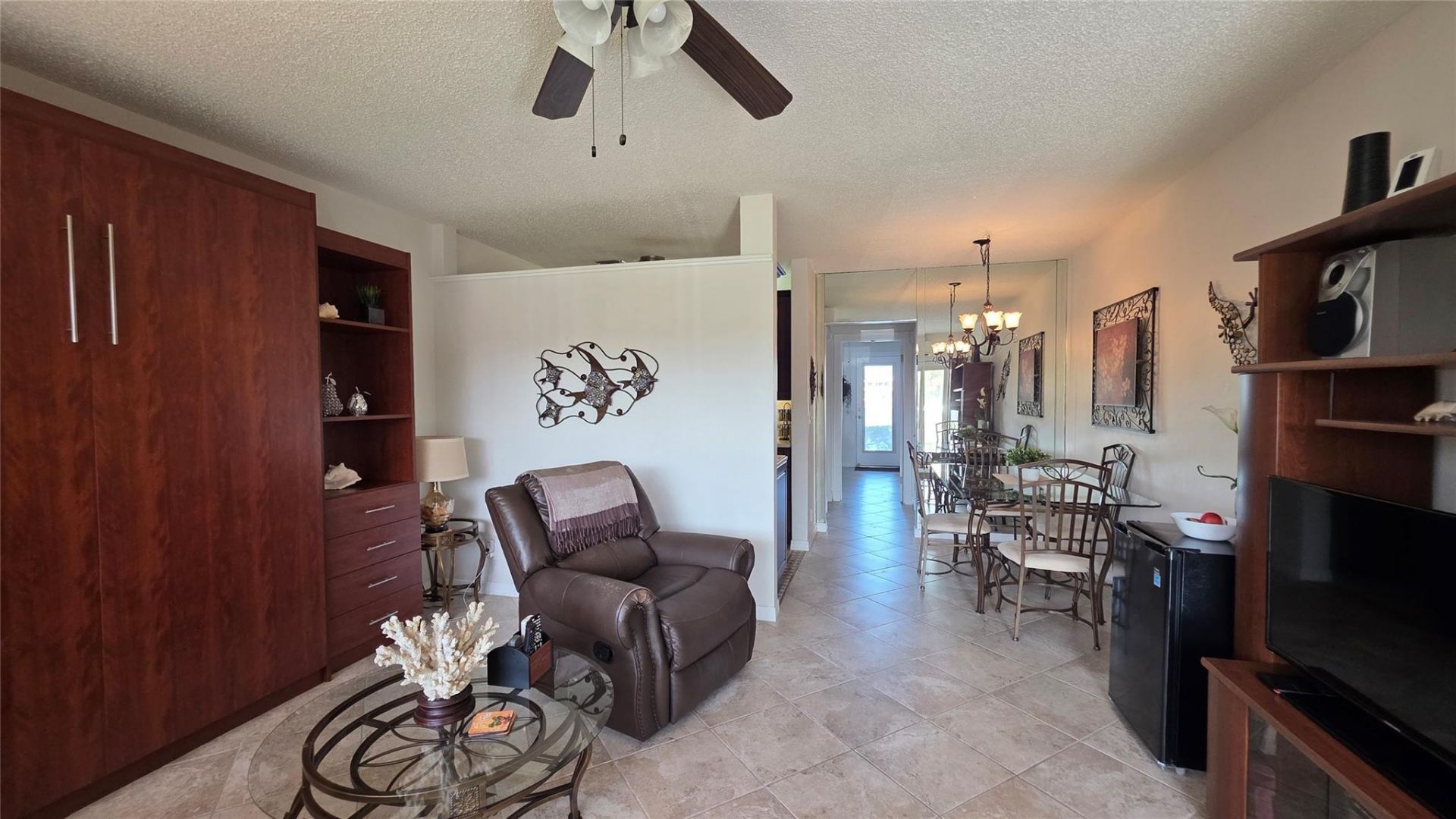 1030 SW 11th Street, Unit 5m, Hallandale Beach, FL 33009 Photo