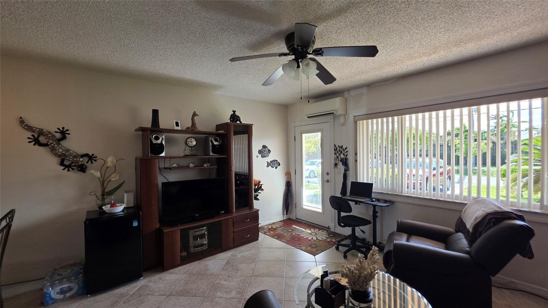 1030 SW 11th Street, Unit 5m, Hallandale Beach, FL 33009 Photo