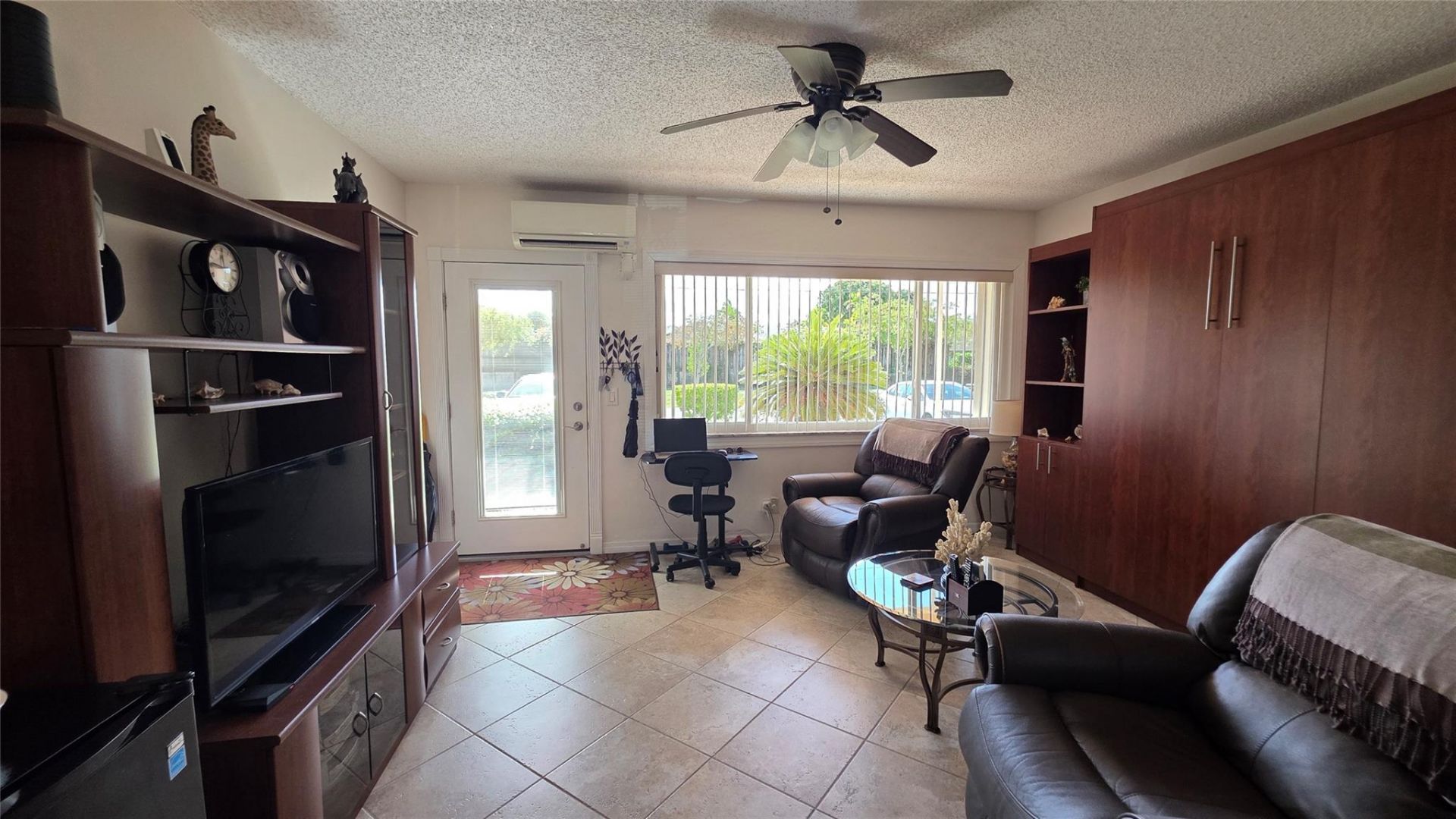 1030 SW 11th Street, Unit 5m, Hallandale Beach, FL 33009 Photo