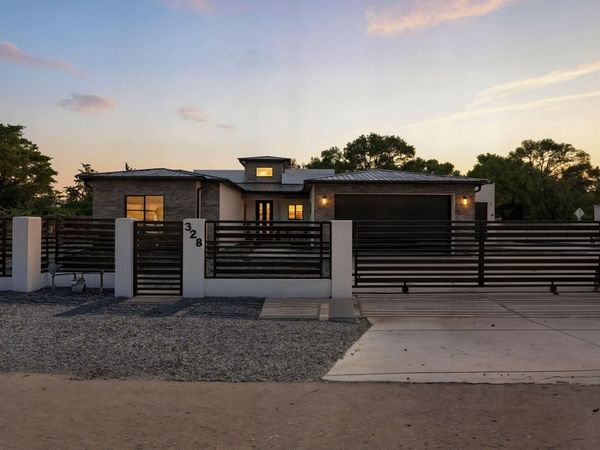 328 Camino Siete Road SW, Albuquerque, NM 87105