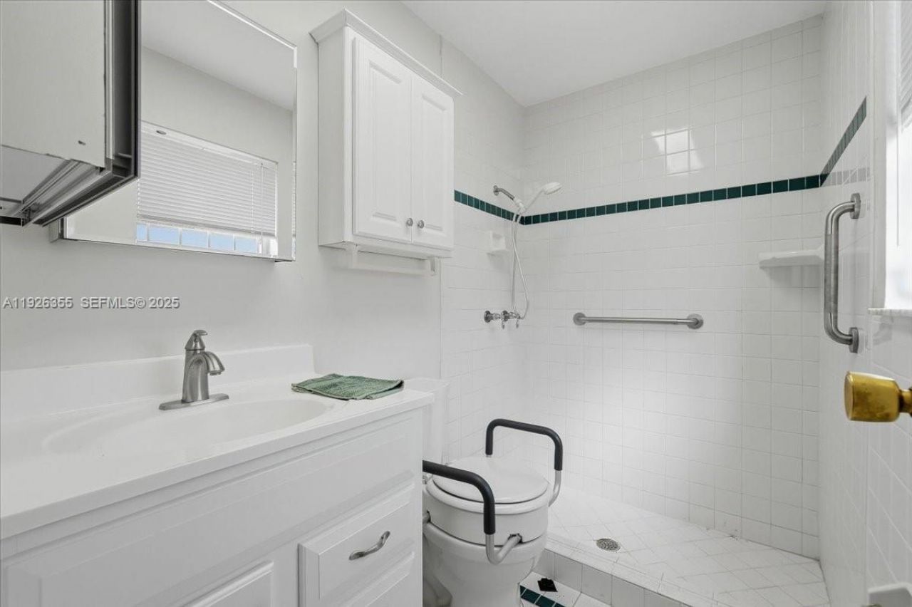 11711 NW 29th St, Sunrise, FL 33323 Photo