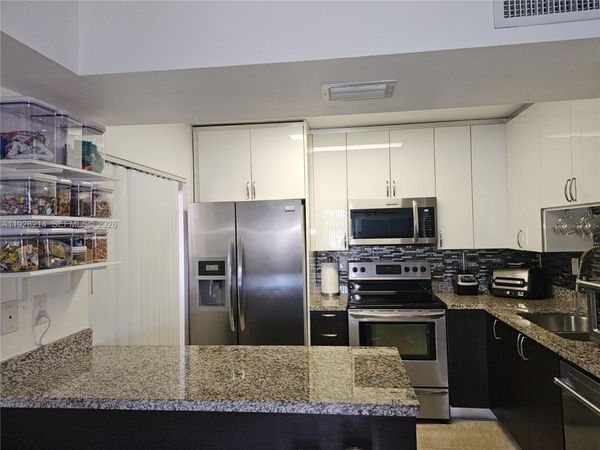 20160 NE 3rd Ct, Unit 8, Miami, FL 33179