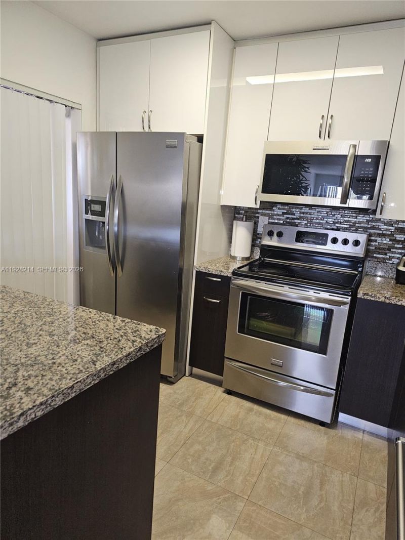 20160 NE 3rd Ct, Unit 8, Miami, FL 33179 Photo