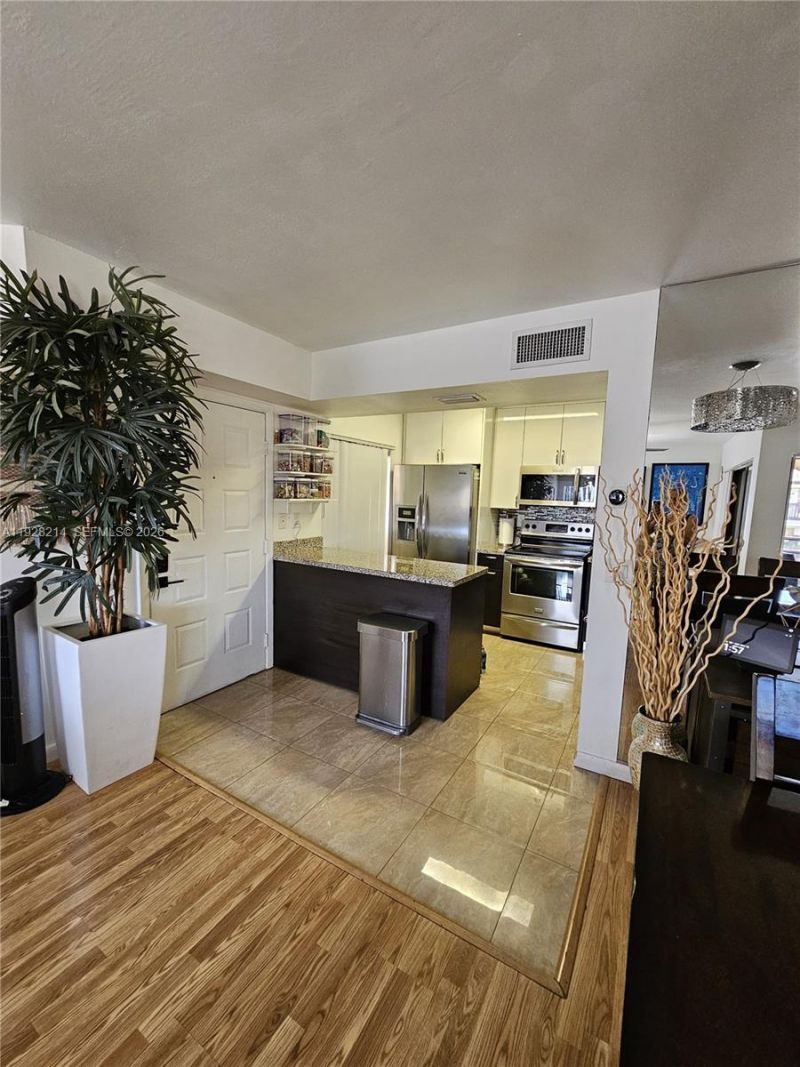 20160 NE 3rd Ct, Unit 8, Miami, FL 33179 Photo