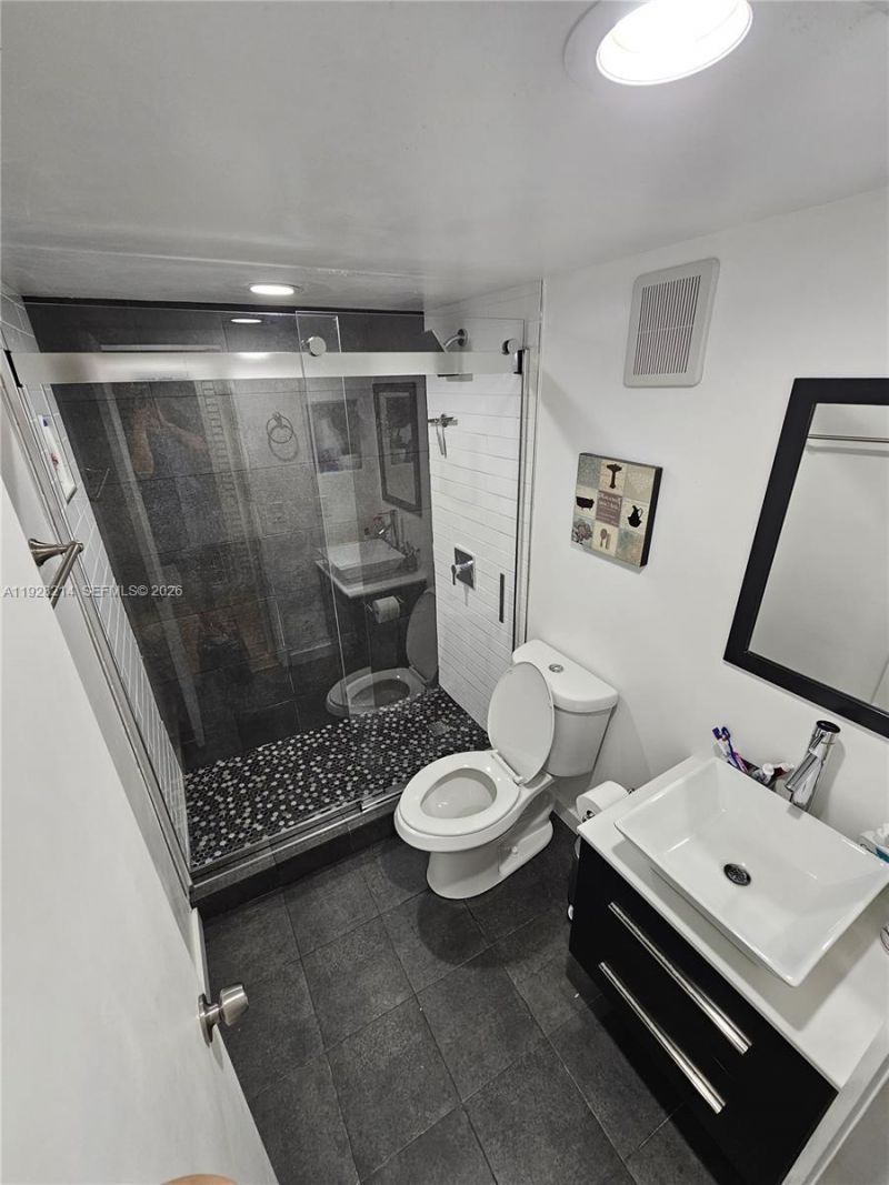 20160 NE 3rd Ct, Unit 8, Miami, FL 33179 Photo