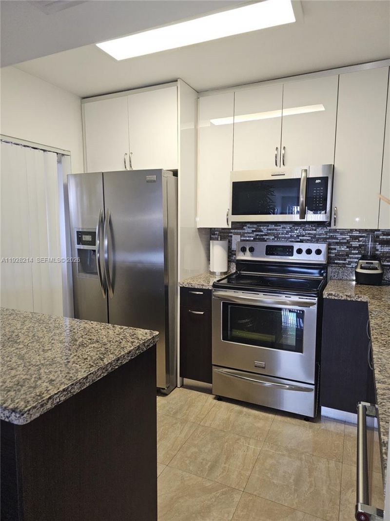 20160 NE 3rd Ct, Unit 8, Miami, FL 33179 Photo