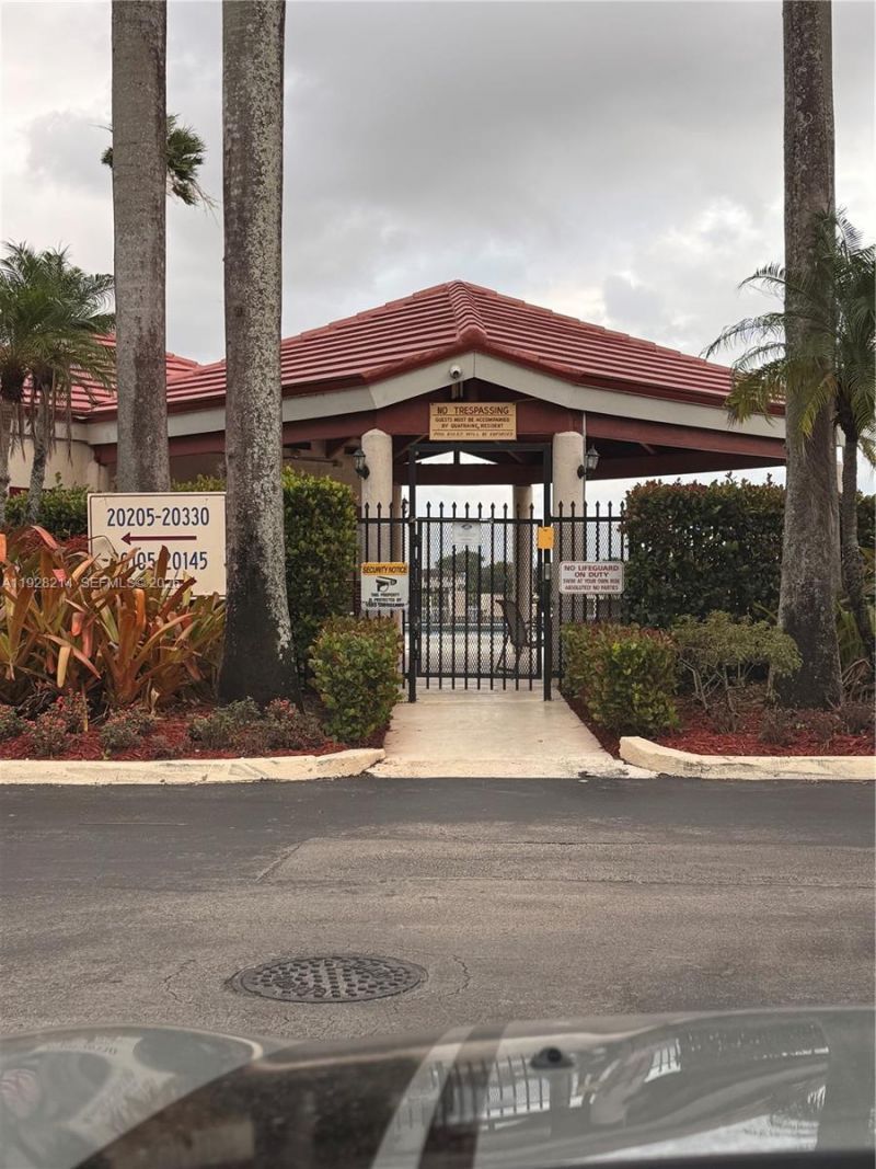 20160 NE 3rd Ct, Unit 8, Miami, FL 33179 Photo