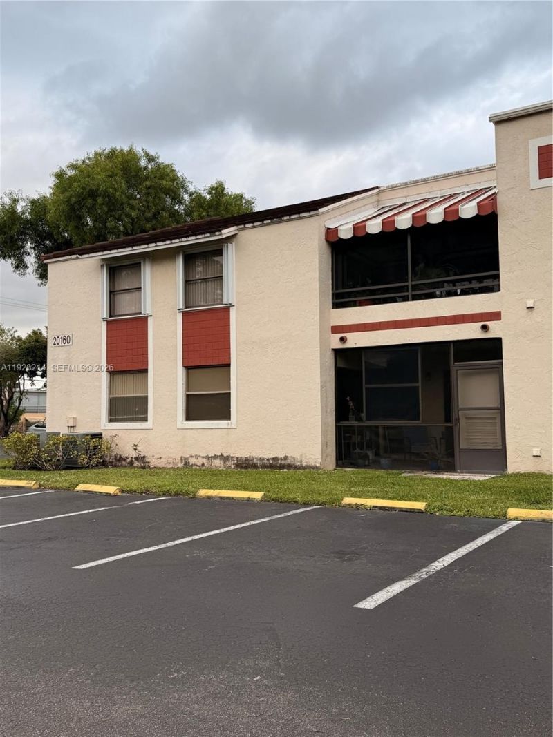 20160 NE 3rd Ct, Unit 8, Miami, FL 33179 Photo