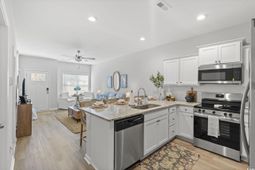 215 Buckwood Dr photo 4