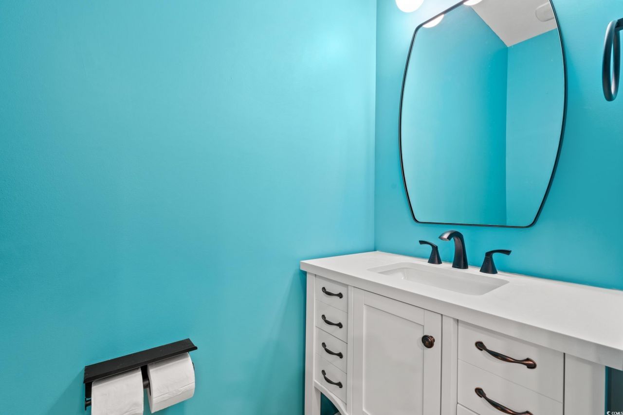 306 Castle Dr. Photo 13