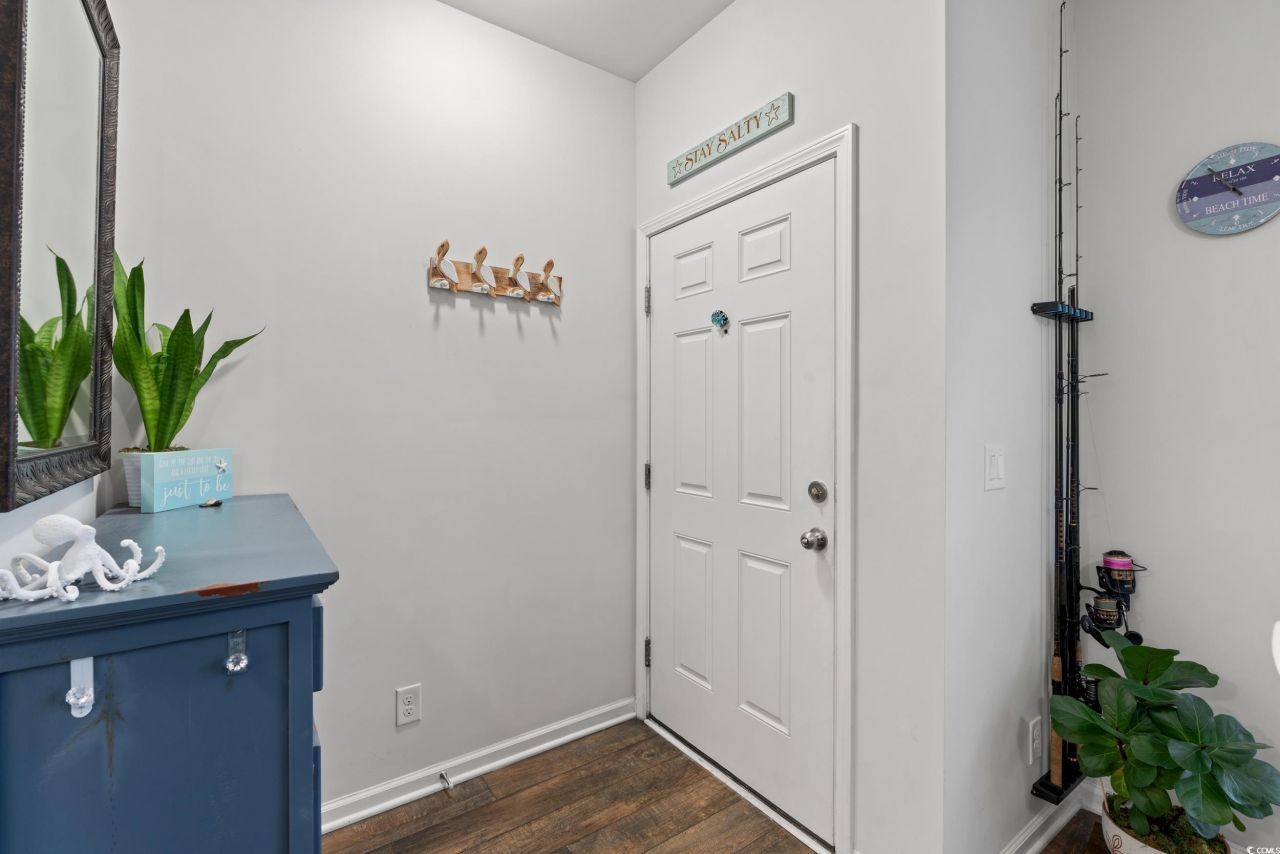 306 Castle Dr. Photo 3