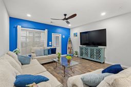 306 Castle Dr. photo 4