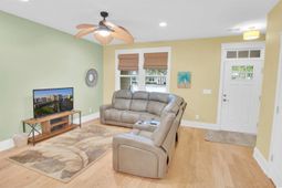 4910 N Market St. photo 4