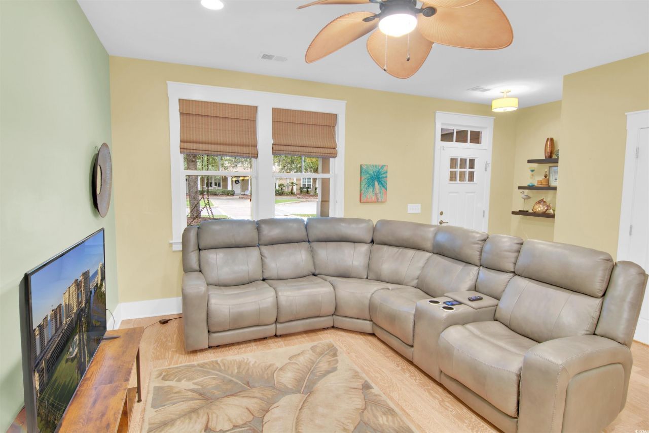 4910 N Market St. Photo 6