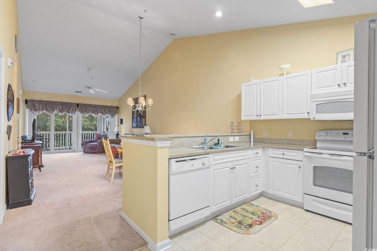 601 Hillside Dr. N Photo 3