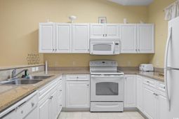 601 Hillside Dr. N photo 4