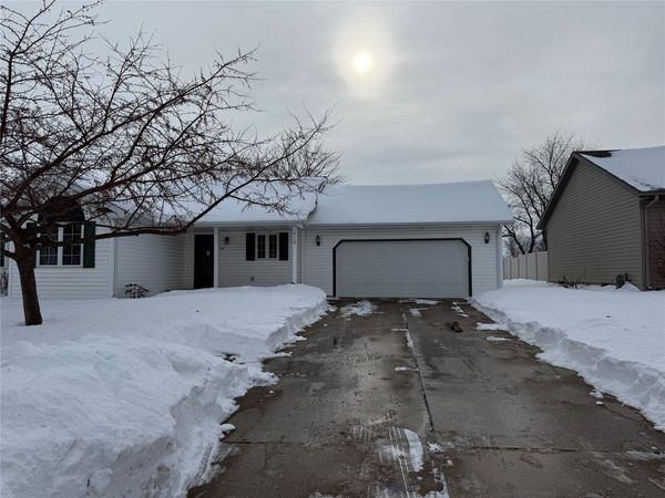 712 Oakwood Drive, Webster City, IA 50595