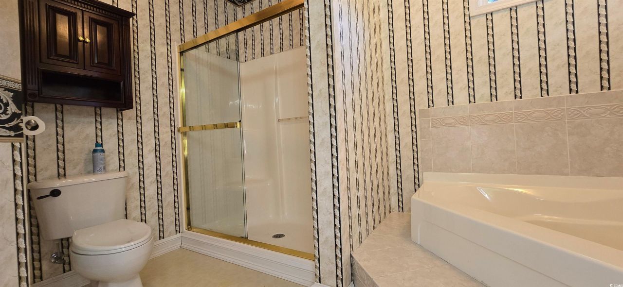 618 Wintercreeper Dr. Photo 32