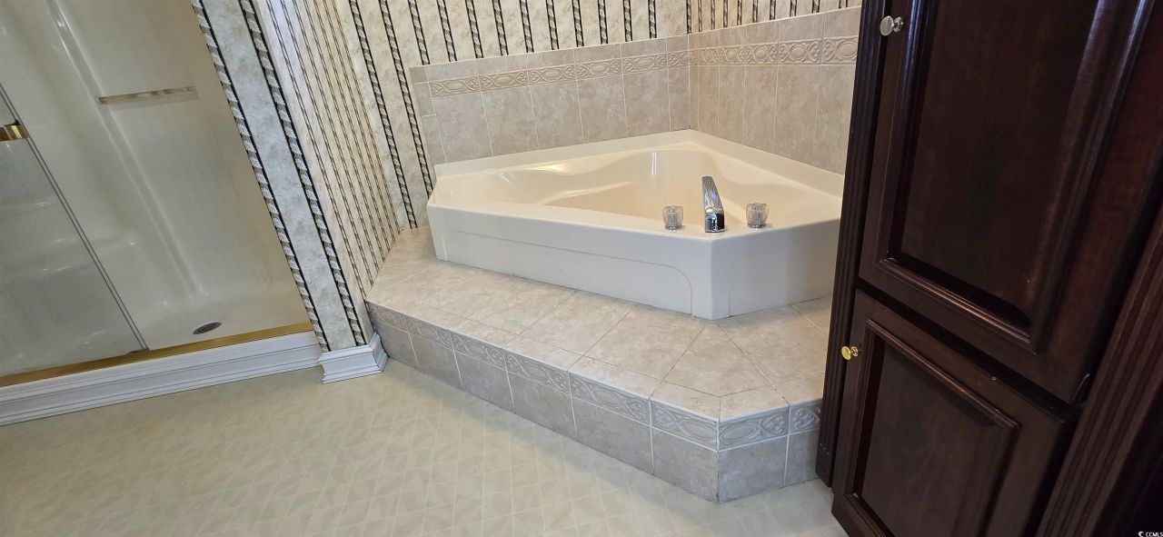 618 Wintercreeper Dr. Photo 34