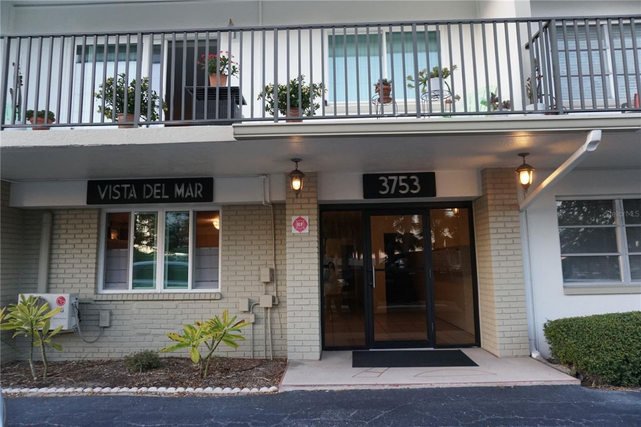 3753 46th Avenue S, Unit 12, Saint Petersburg, FL 33711 Photo