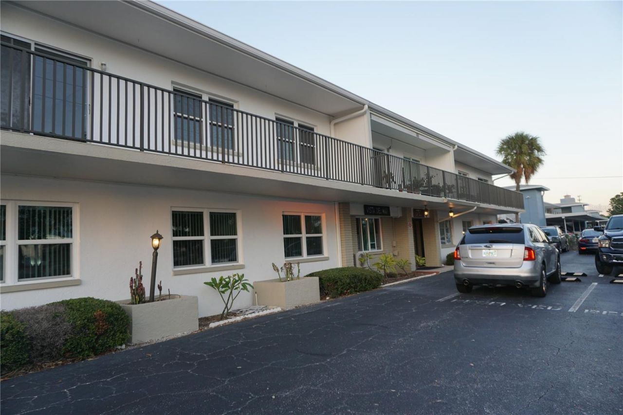 3753 46th Avenue S, Unit 12, Saint Petersburg, FL 33711 Photo