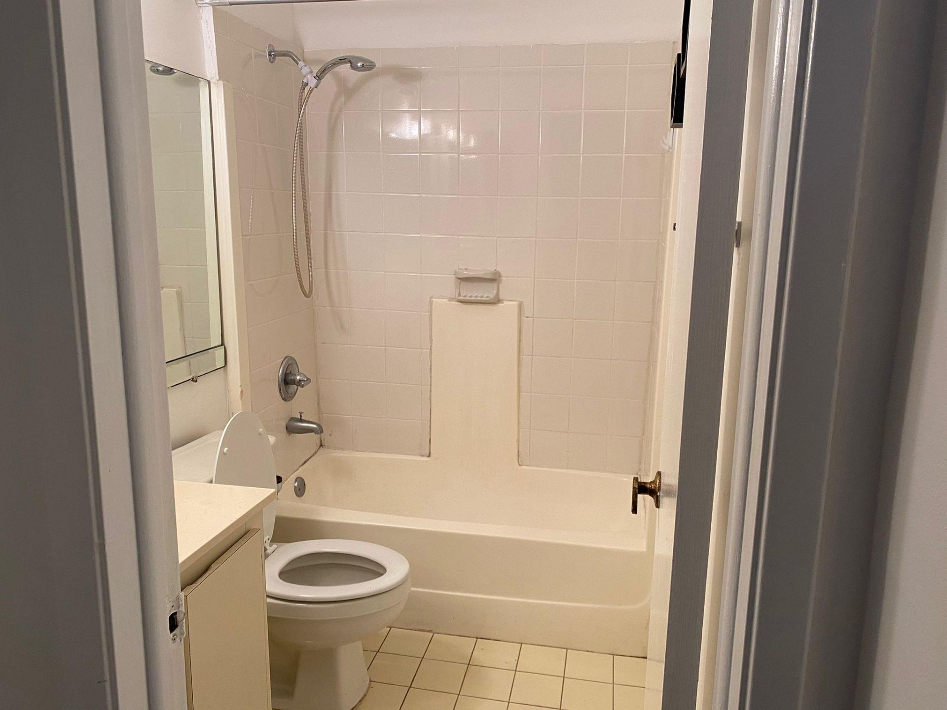 660 W Park Drive, Unit 206, Miami, FL 33172 Photo