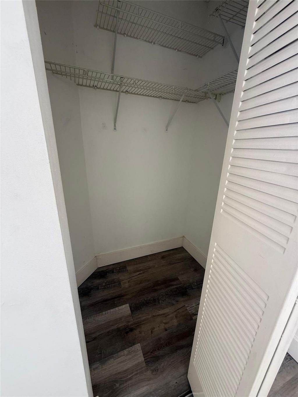 660 W Park Drive, Unit 206, Miami, FL 33172 Photo