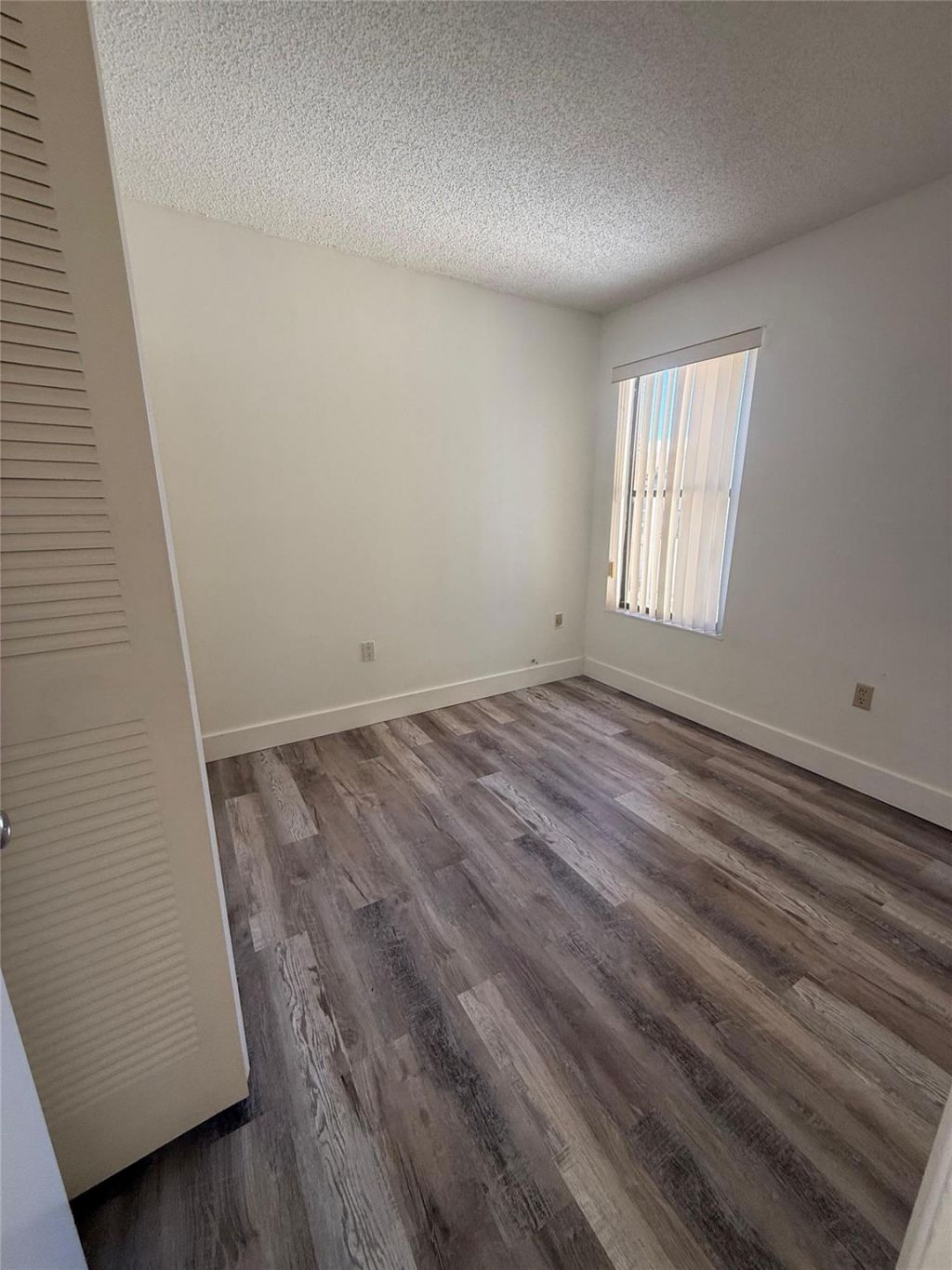 660 W Park Drive, Unit 206, Miami, FL 33172 Photo