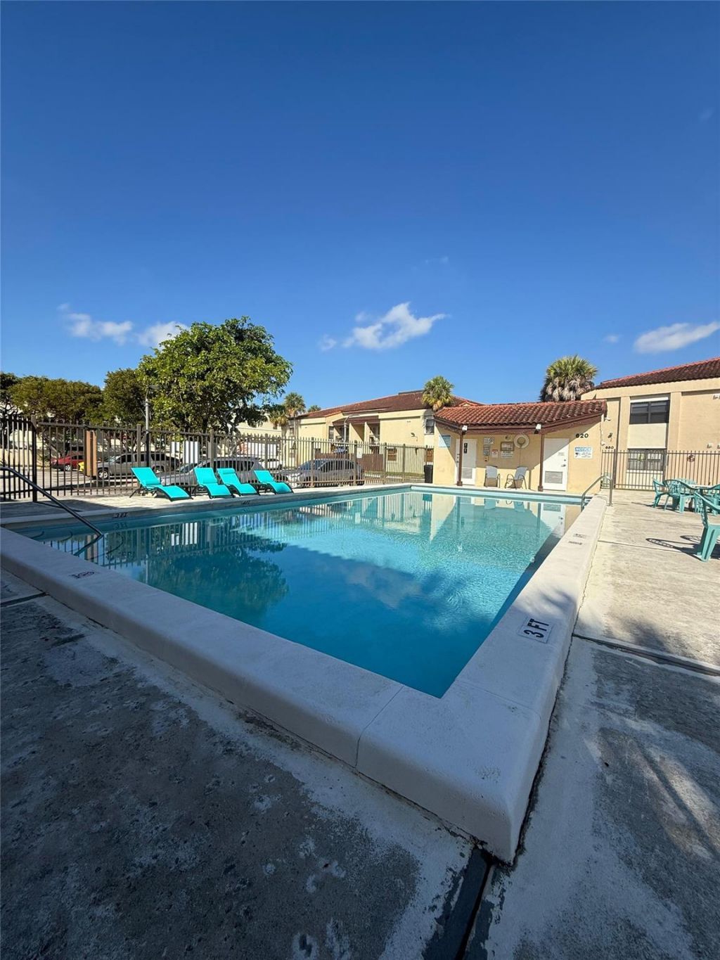 660 W Park Drive, Unit 206, Miami, FL 33172 Photo